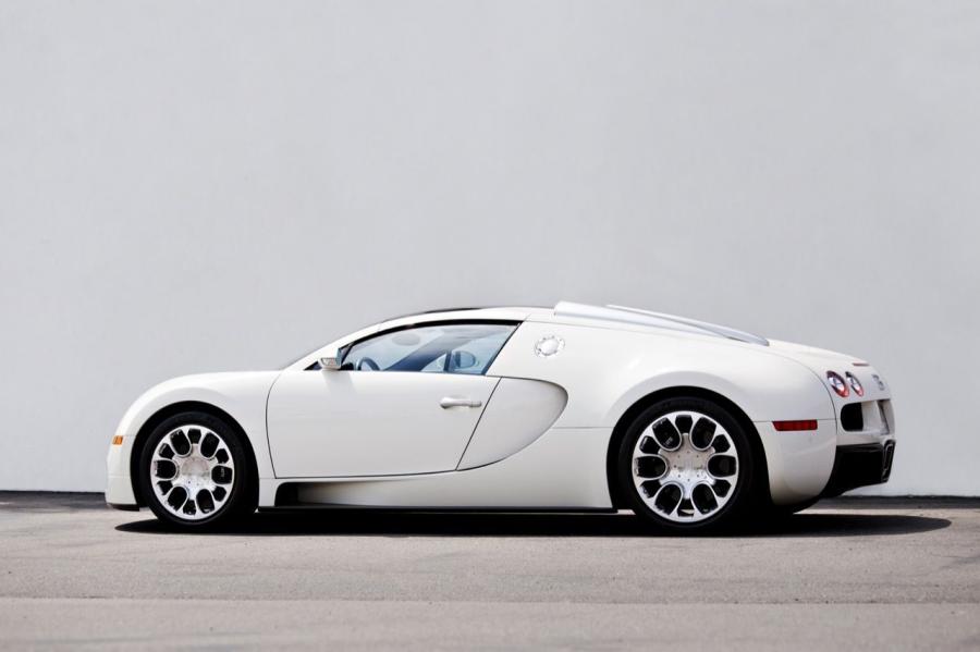  Bugatti Veyron 16.4 Grand Sport 2010 года  (фото 4 из 5)